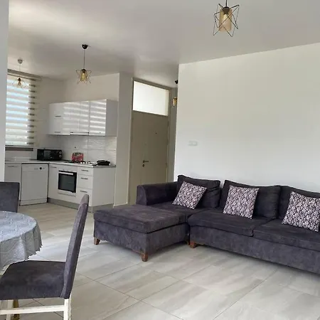 Daire Girne/zeytinlik 2+1 Muhteşem Teraslı *
