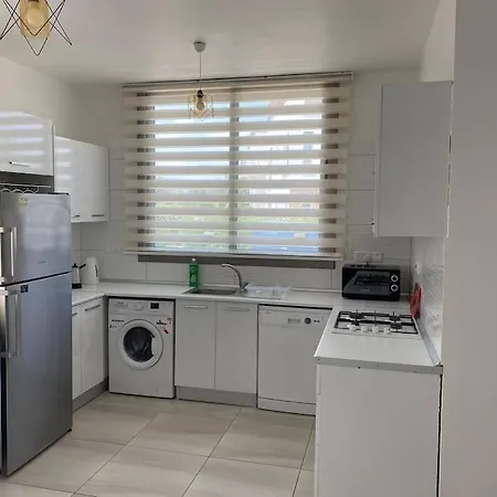 Girne/zeytinlik 2+1 Muhtesem Terasli קיירניה