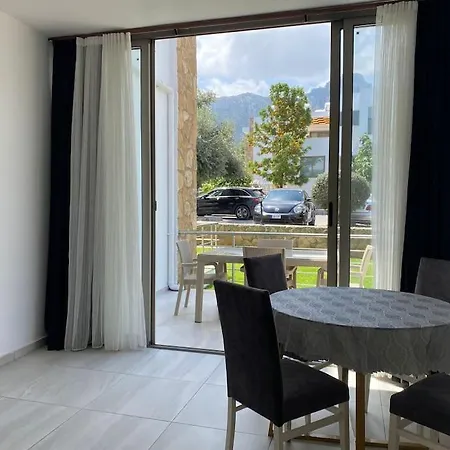 Girne/zeytinlik 2+1 Muhteşem Teraslı Daire