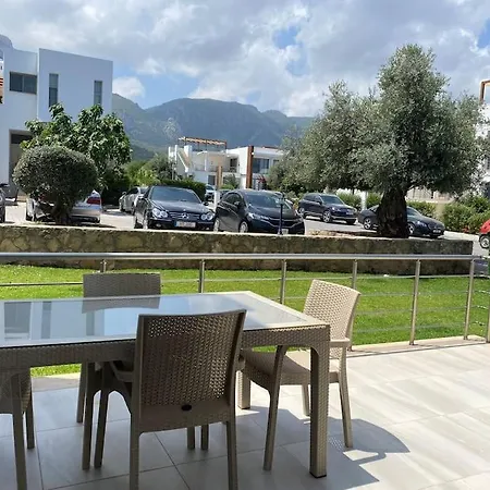 Daire Girne/zeytinlik 2+1 Muhteşem Teraslı *