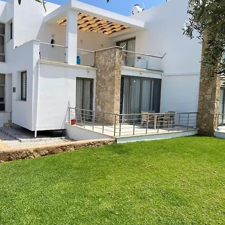 Girne/zeytinlik 2+1 Muhtesem Terasli *